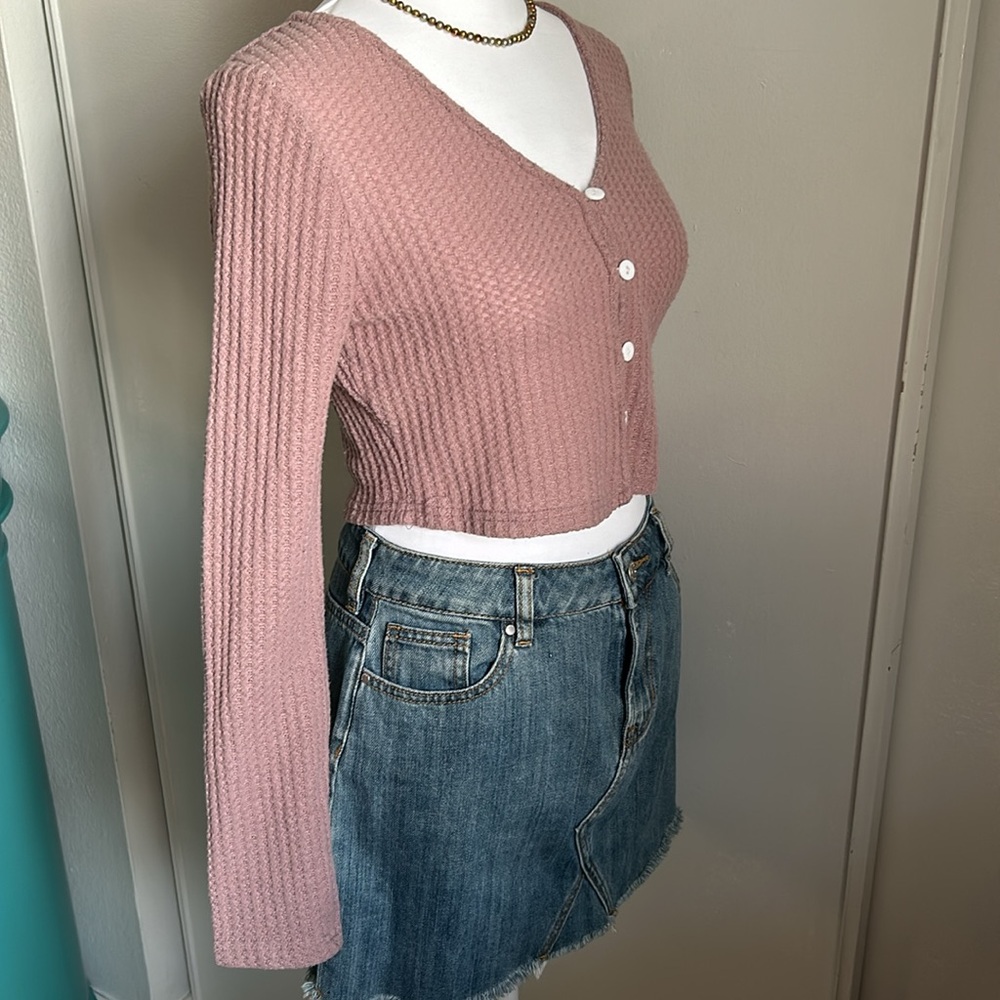 ⬇️ 2/$25 Listing - Romwe Crop Long Sleeve Crop Button Up Waffle Knit Top - Picture 2 of 10